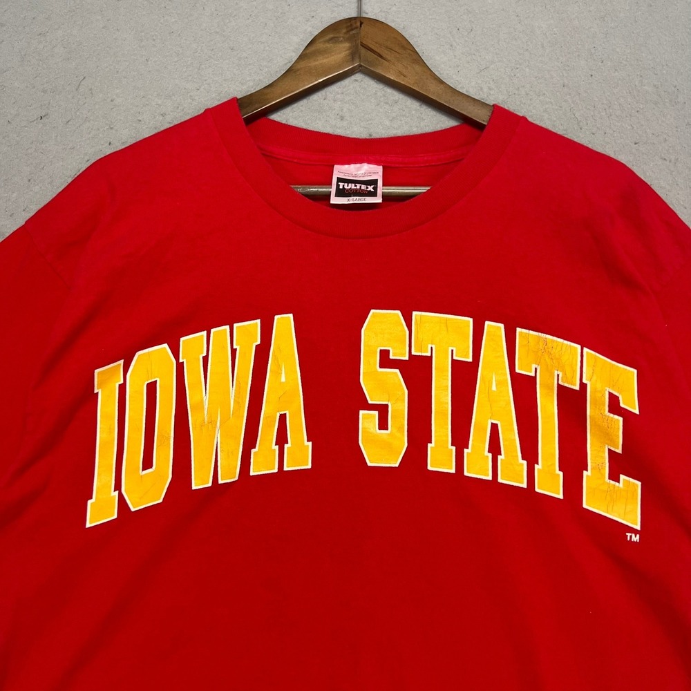 Vintage 90s Iowa State Cyclones T-Shirt Tultex Red Mens XL NCAA College Tee
